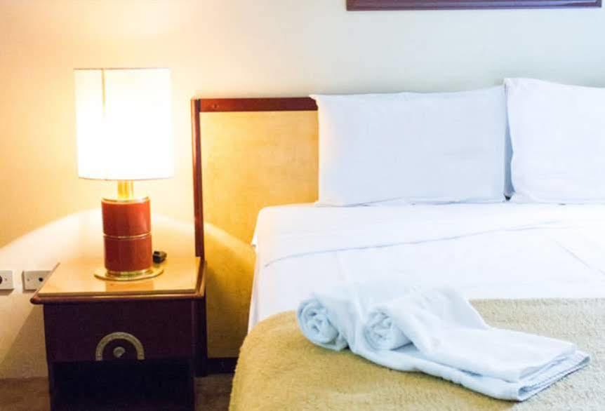 Hotel Palmleaf Slim