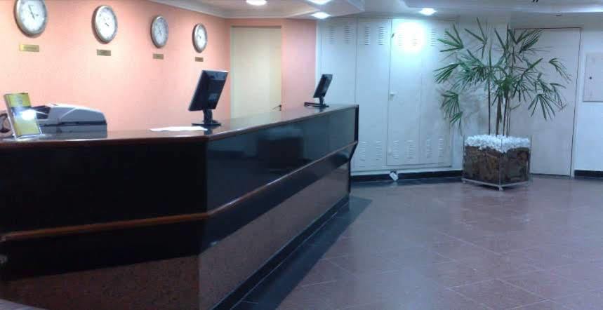 Hotel Palmleaf Slim